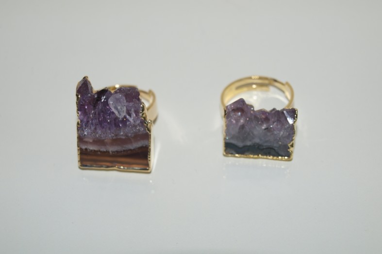 Stones from Uruguay - Amethyst Rectangle Slice Rings with Gold Plating (20mm)