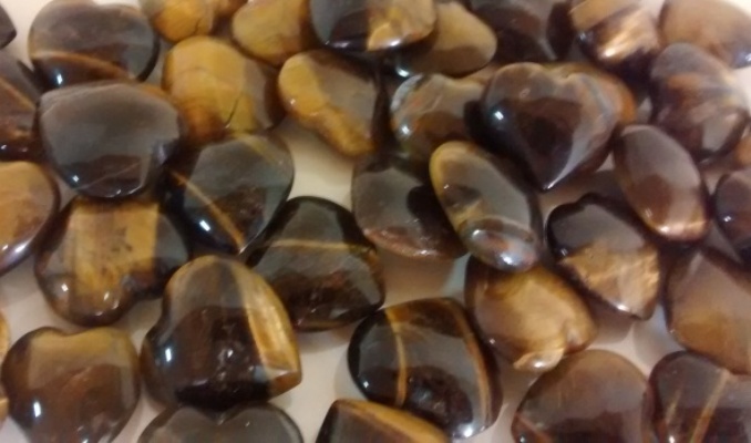Stones from Uruguay - Tiger Eye Heart Cabochon for Jewelries, Top and Back Convex, Size 25mm