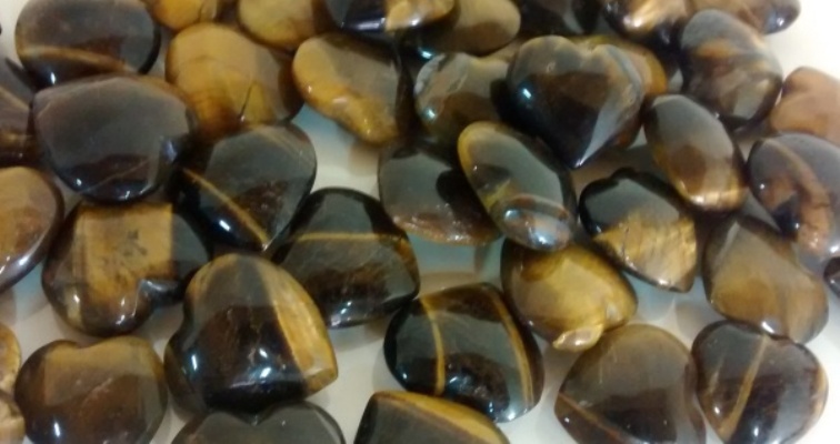 Stones from Uruguay - Tiger Eye Heart Cabochon Begin Selected to Ship to the UK, Top and Back Convex, Size 25mm