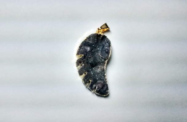 Stones from Uruguay - Chalcedony Druzy Wing Pendant, Gold Electroplated (35mm)
