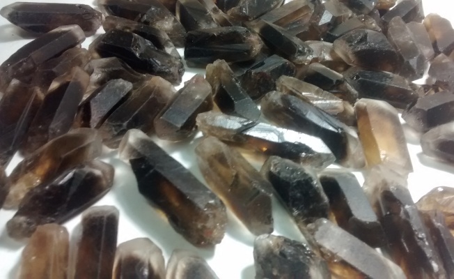 Stones from Uruguay - Bicolor Smoky Quartz Point Being Selected to Turn Pendants