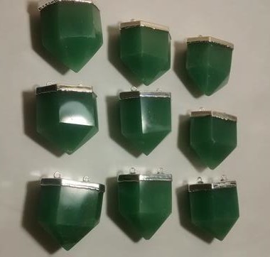 Stones from Uruguay - Polished Green Quartz Point Connectors( long 3cm, 3cm wide and 2cm thickness)