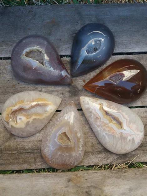Stones from Uruguay - Polished Agate Geode Druzy Teardrop for Decoration and Home/ Agate Geode Druzy Agate Gemstone Cabochon Teardrop for Gift
