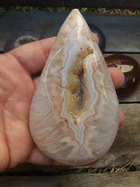 Stones from Uruguay - Druzy Agate Geode Teardrop for Home and Gift/Crystal Agate Geode Druzy Quartz Geode Teardrop  Figurine Decoration 