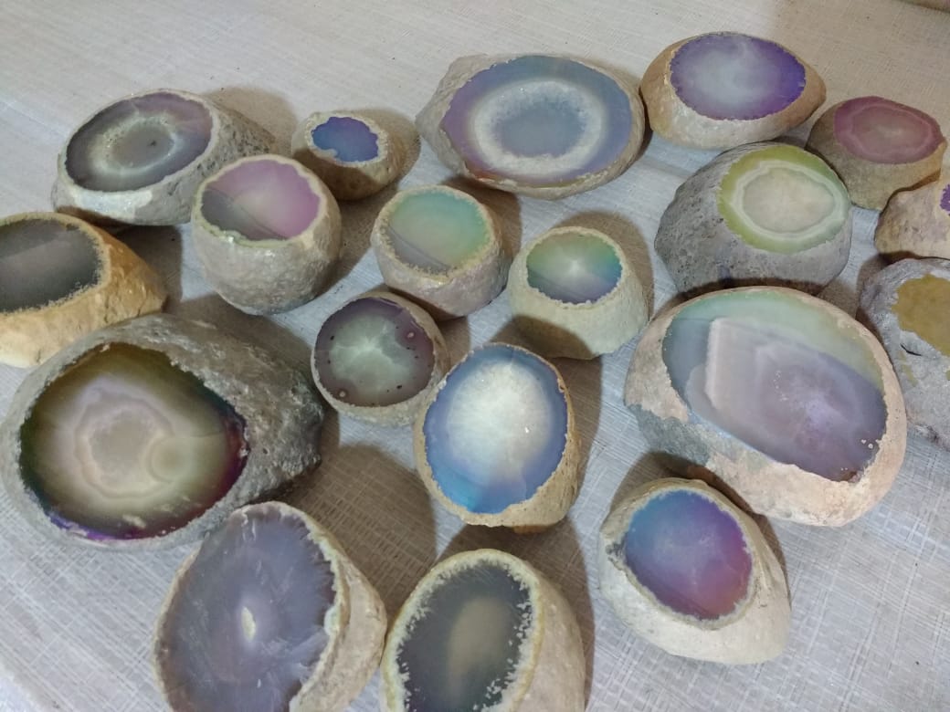 Stones from Uruguay - Titanium Coated Agate Nodules  for Decor & Home / Top Polished Agate for Gift, Meditation, Spiritual Practices