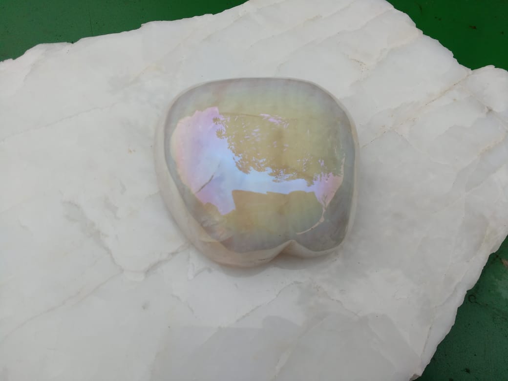 Stones from Uruguay - Angel Aura Titanium Coated Rose Quartz Apple Cabochon - Crystal Healing  - Grafts - Crystal Decor Home