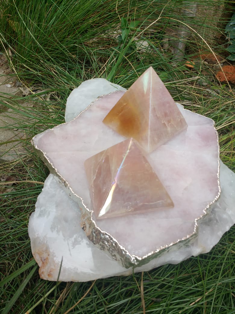 Stones from Uruguay - Angel Flame Aura Pink Quartz Pyramids - Angel  Royal Aura Rose Quartz Pyramids -  Titanium Aura Coated Rose Quartz Pyramids - Angel Aura Titanium Treated Rose Quartz Pyramids