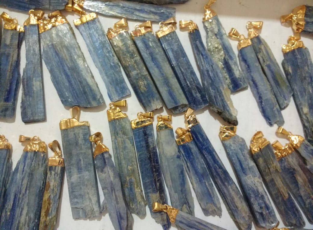 Stones from Uruguay - Blue Kyanite Pendnats, 36-50mm