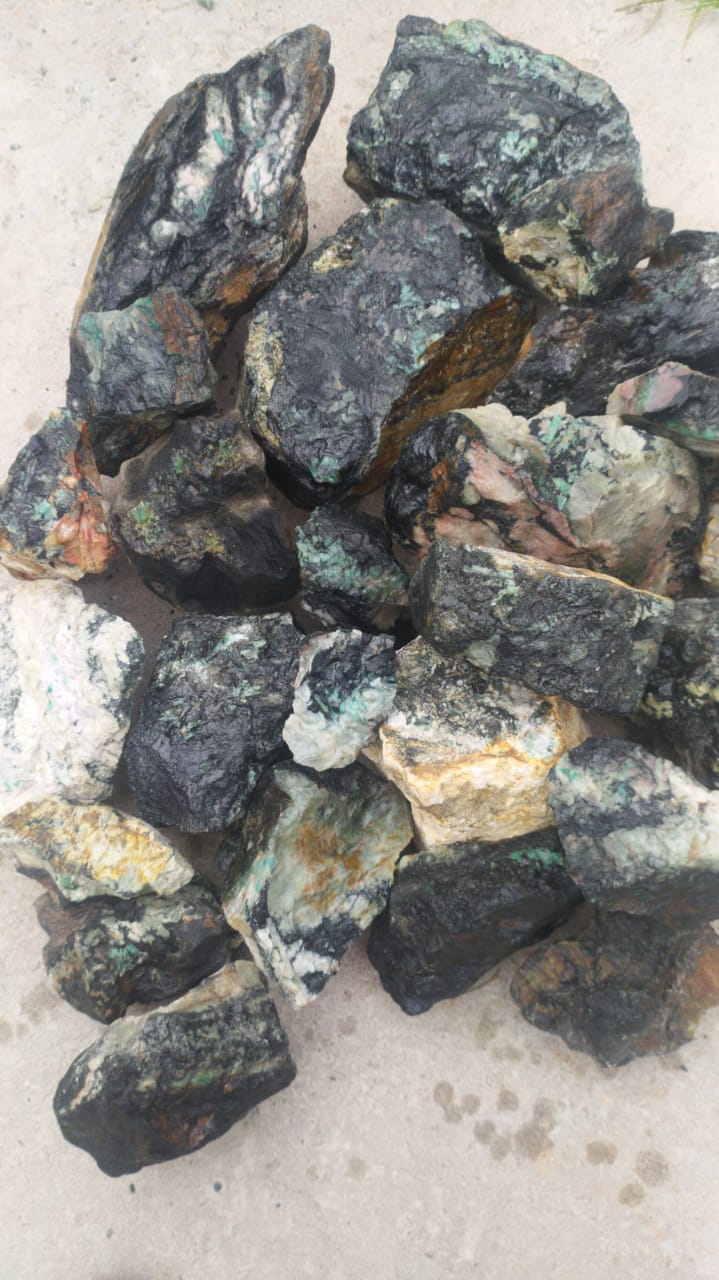 Stones from Uruguay - Emerald in Matrix - Rough Emerald - Raw Emerald in Matrix