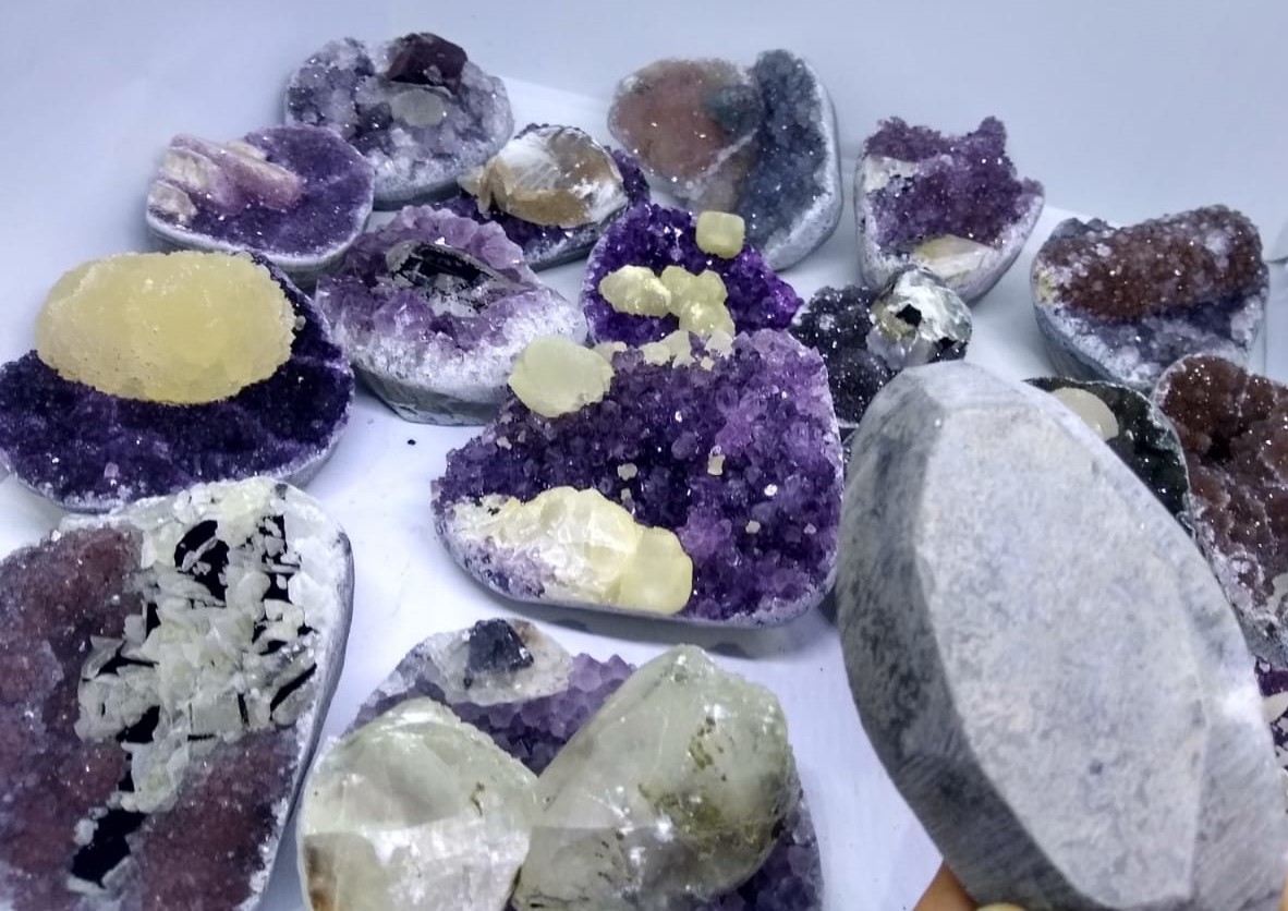 Stones from Uruguay - MIXED COLORS AMETHYST CLUSTER WITH CALCITE