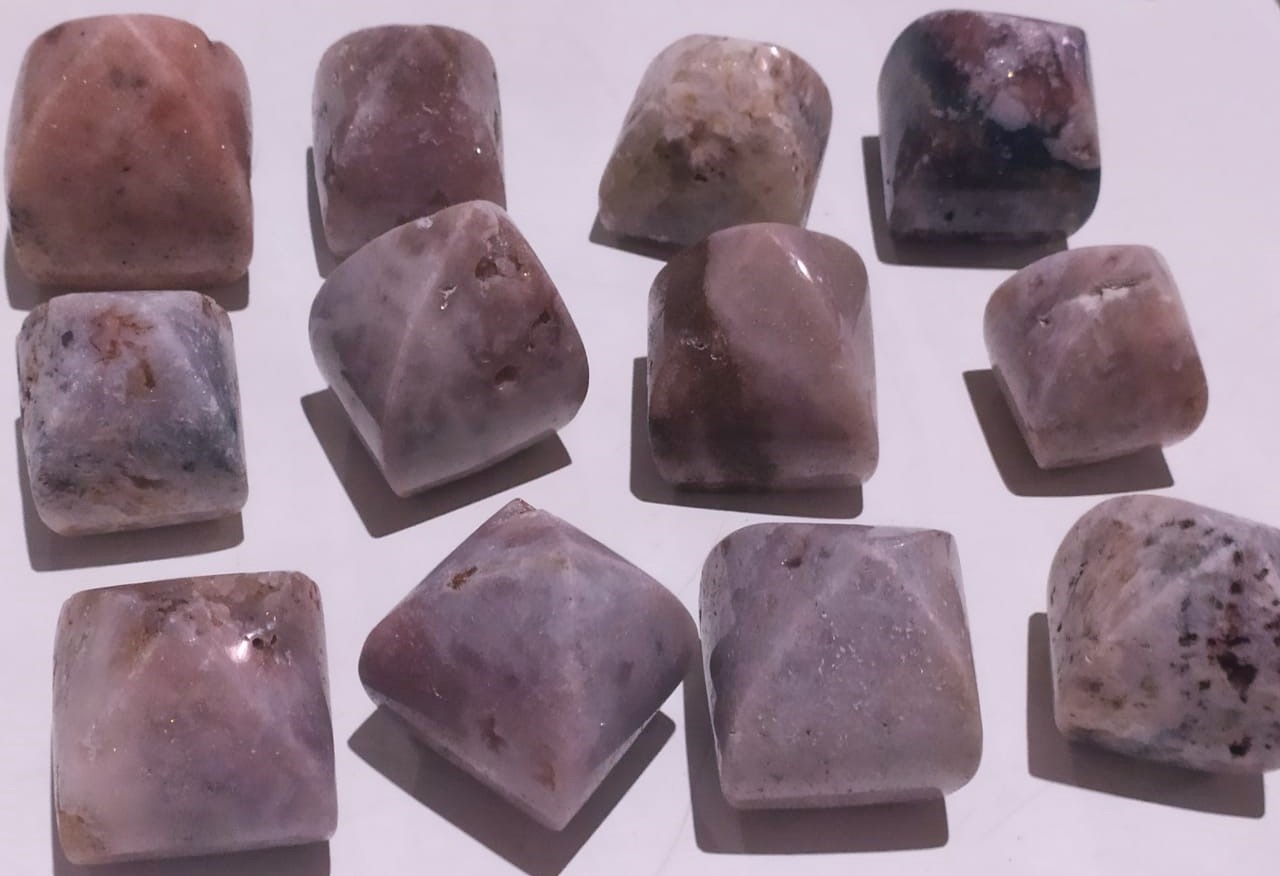 Stones from Uruguay - PINK AMETHYST FLAME POINT -  PÍNK AMETHYTS CRYSTAL P FLAME POINTS