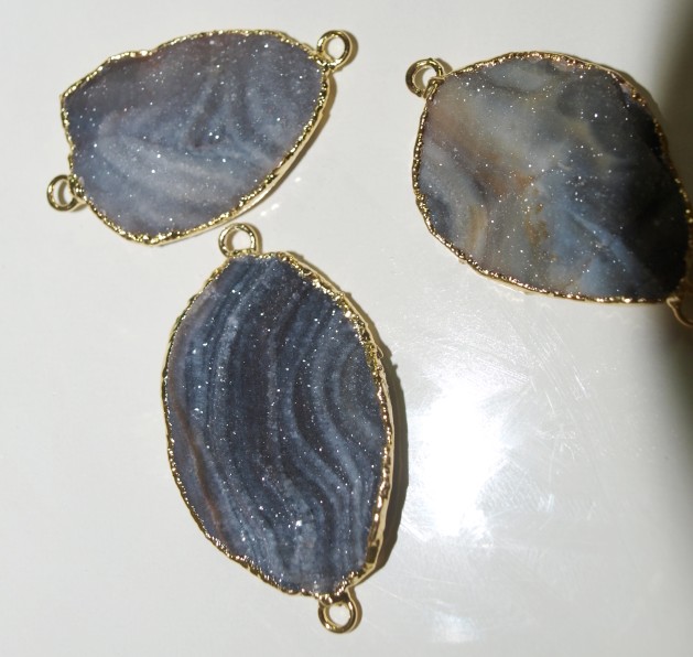 Stones from Uruguay - Agate Shell  Free Form Connector