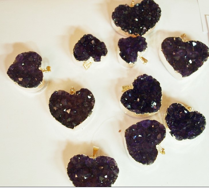 Stones from Uruguay - Amethyst Druzy Heart Pendants with Gold Plating (dark purple)