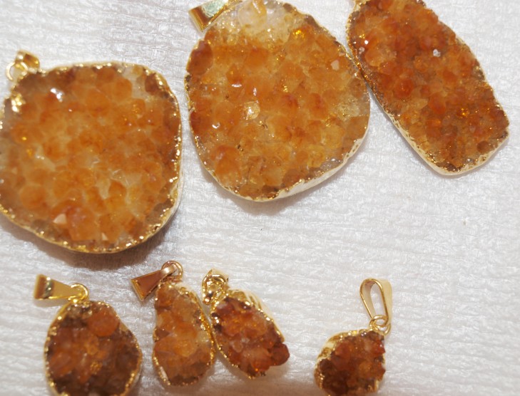Stones from Uruguay - Citrine Druzy Free Form Pendant with Gold Plated (dark Yellow)